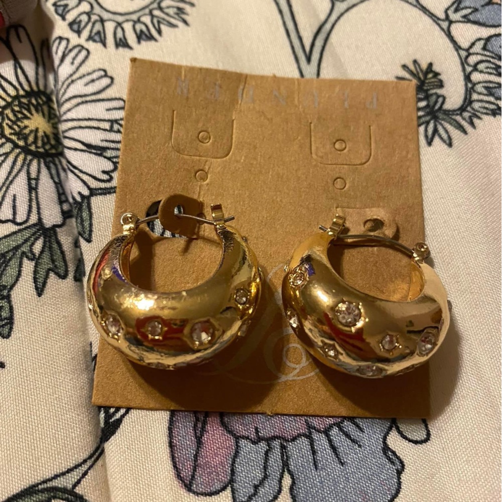 Plunder gold hoops